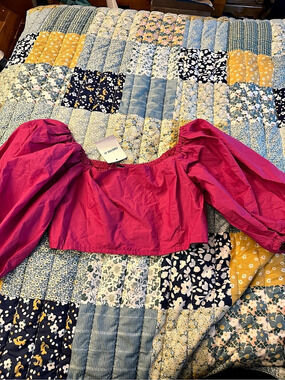 Forever 21 Puff-Sleeve Square-Neck Crop Top Pink Medium NWT